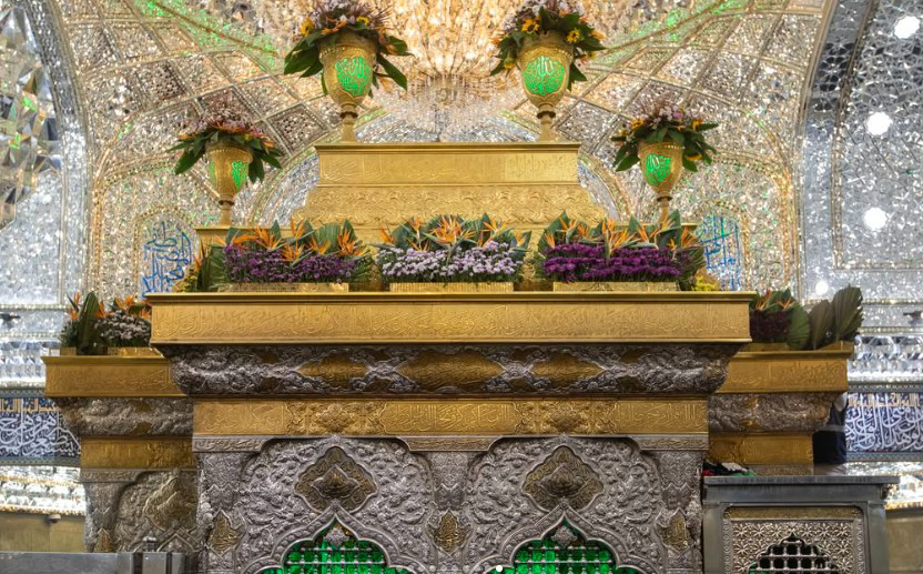 گلآرایی ویژه حرم امام حسین(ع) به مناسبت ۱۷ ربیعالاول گلآرایی ویژه حرم امام حسین(ع) به مناسبت ۱۷ ربیعالاول