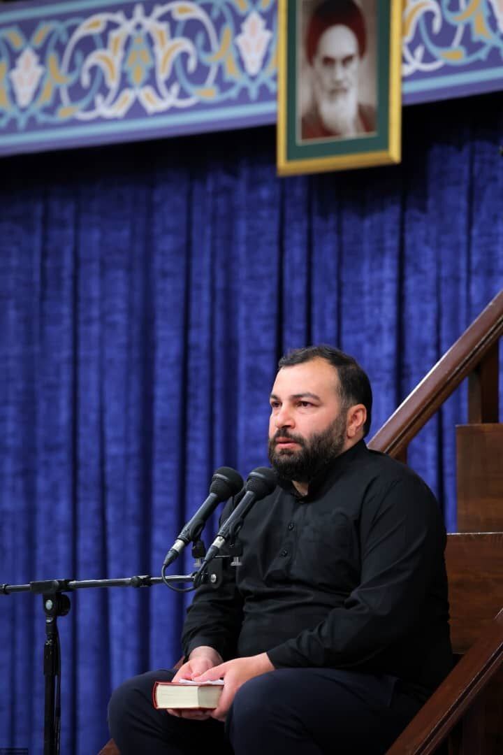 حاشیه نگاری عقیق از مراسم روضه شهادت امام رضا (ع) در حسینیه امام خمینی (ره)/ حرفهای ترين مستمعين ايران حاشیه نگاری عقیق از مراسم روضه شهادت امام رضا (ع) در حسینیه امام خمینی (ره)/ حرفهای ترين مستمعين ايران