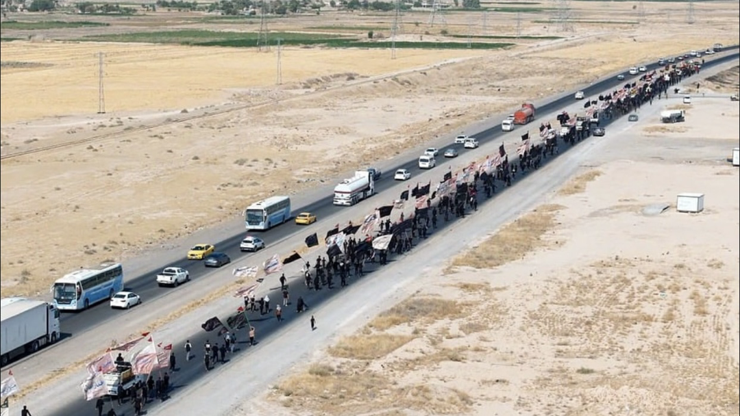 کاروان پیادهروی زائران عراقی به سامرا راه افتاد +عکس کاروان پیادهروی زائران عراقی به سامرا راه افتاد +عکس