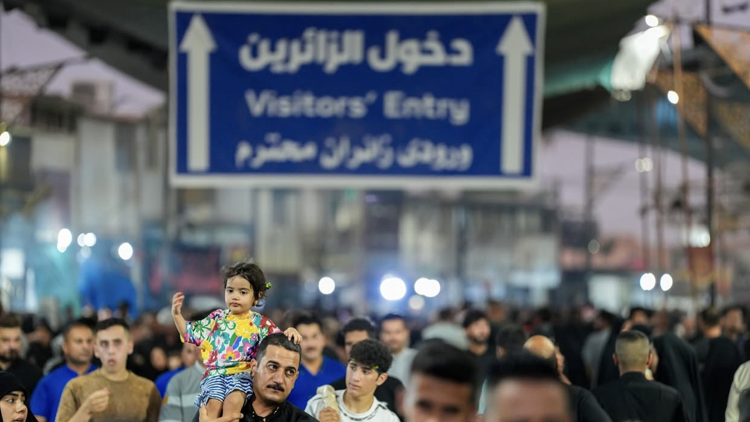 حضور پرشور زائران پیاده در سامرا با امنیت کامل +فیلم حضور پرشور زائران پیاده در سامرا با امنیت کامل +فیلم